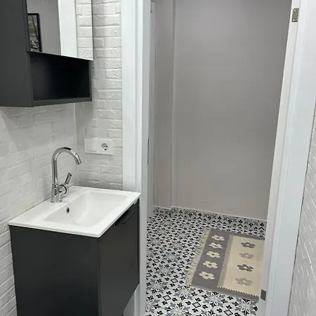 Apartmán Ueskuedar'da Tam Size Goere S