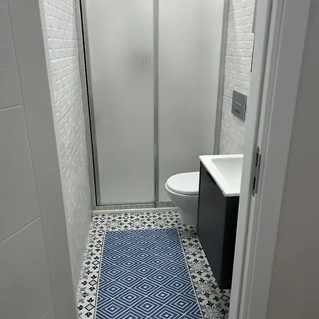 Ueskuedar'da Tam Size Goere S Apartment Istanbul