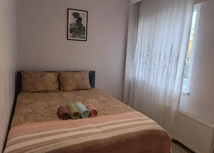 Ueskuedar'da Tam Size Goere S * 伊斯坦布尔